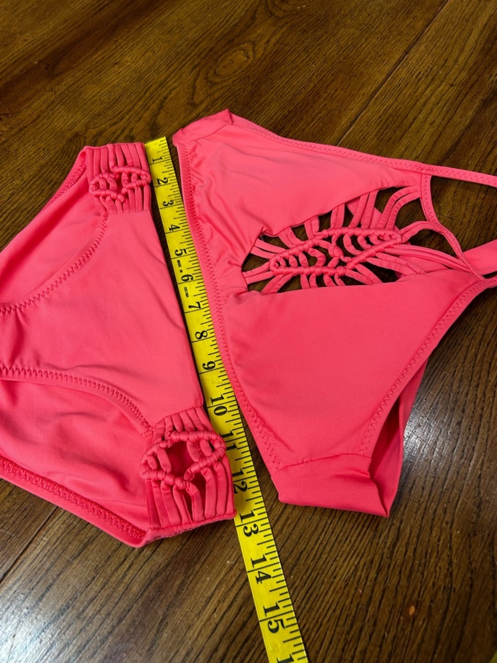Becca Janis Bikini Electric Coral High Neck Halter Small, Macramé High-Neck - Picture 9 of 13